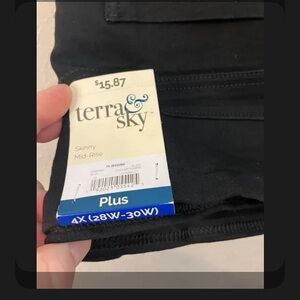 Terra & Sky mid-rise black Jeggings